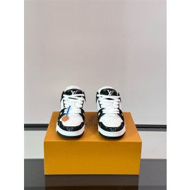 LOUIS VUITTON 루이비통 남여공용 스니커즈 L93220-1