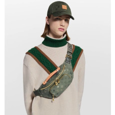 LOUIS VUITTON 루이비통 러시 범백 M26933