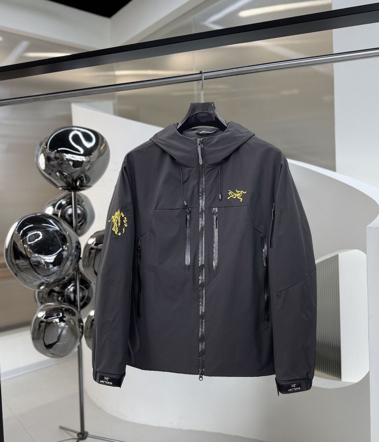 ARC'TERYX 아크테릭스 60270 러시 윈드브레이커